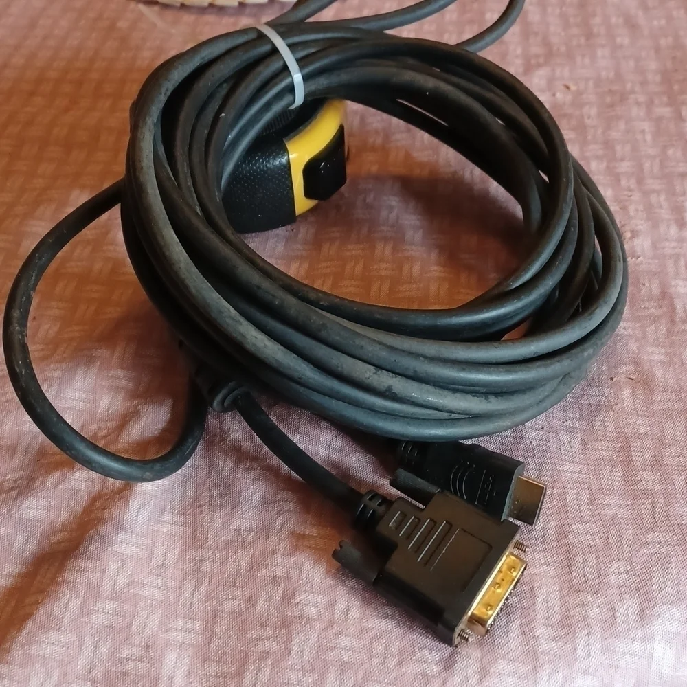 Data cable HDMI DVI ?